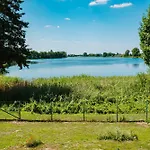 Bajkowa Przystan Nad Jeziorem *