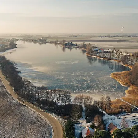 Bajkowa Przystan Nad Jeziorem 度假居